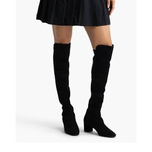 Stuart Weitzman
Gillian Suede Knee-High Boots
